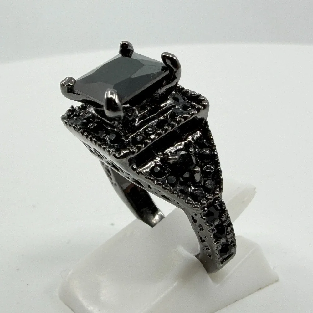 Vtg Black Square Rhinestone Ring Gunmetal Tone Gothic Cocktail Statement Band